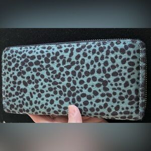 ACCESSORIES Women’s Animal Print Wallet Faux Fur Spotted in Blue & Black, NWT